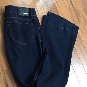 Dollhouse low cut flare size 9